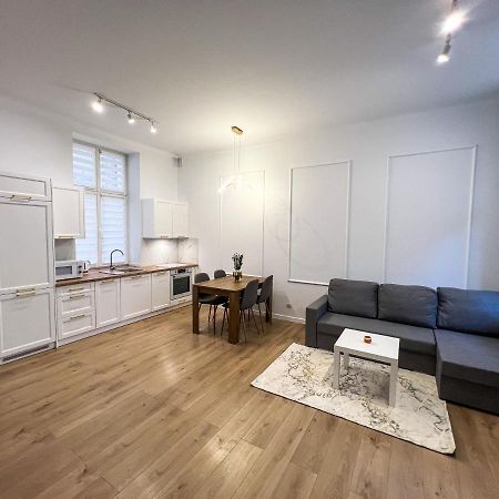Zlote Apartamenty 6 Legnica Buitenkant foto